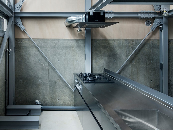 無機質でインダストリアルな雰囲気にもしっくりと馴染みます。