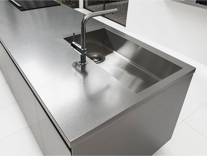 サイド部分もしっかりステンレス。