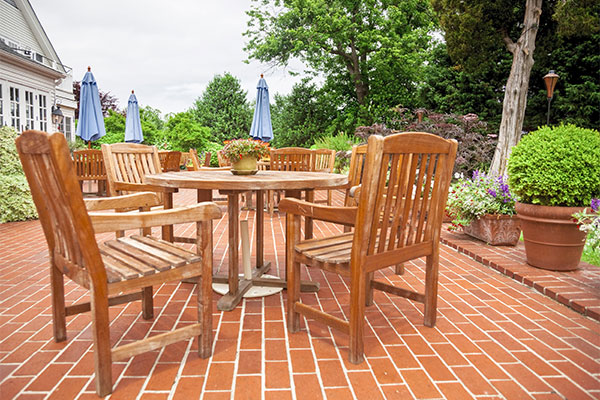 ガーデンライフを豊かにする「テラス」設計のポイントは？