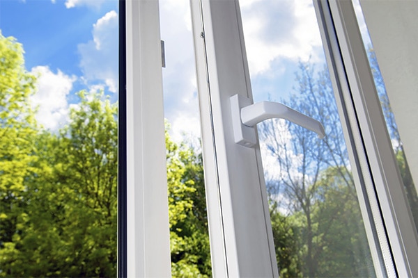 夏の省エネ対策に。日差しを遮る「窓用フィルム」の選び方