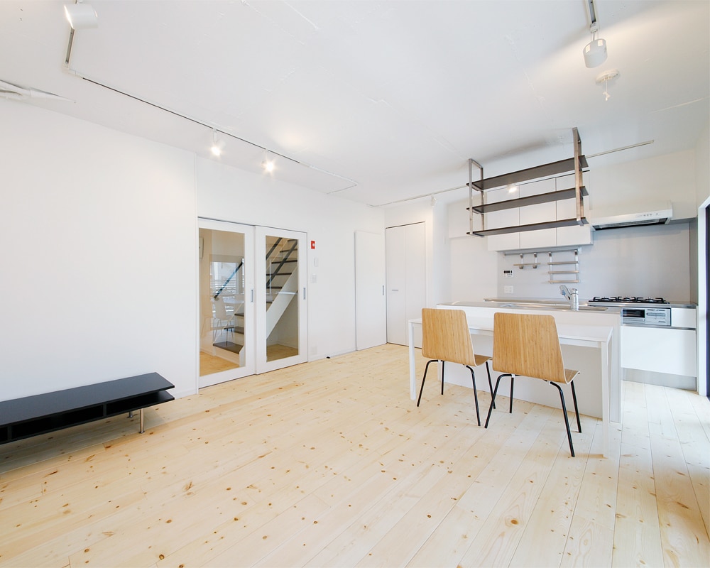 シンプル＆ベーシックを極めたダイニング