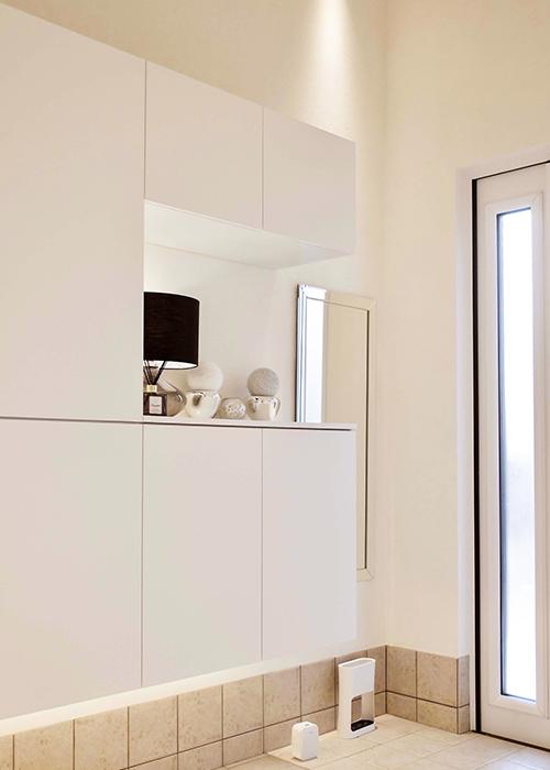 シンプルかつ温もりのあるモダン空間