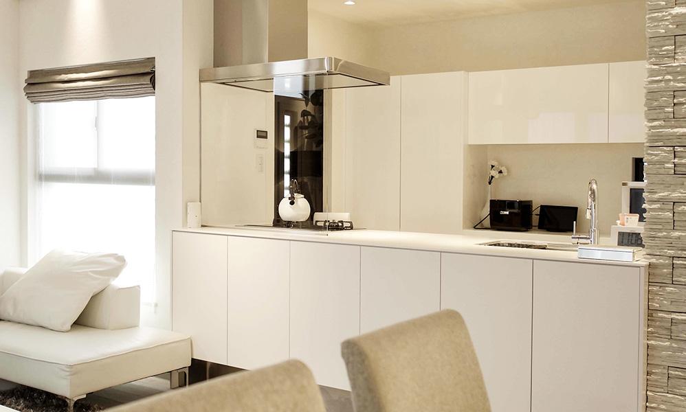 シンプルかつ温もりのあるモダン空間