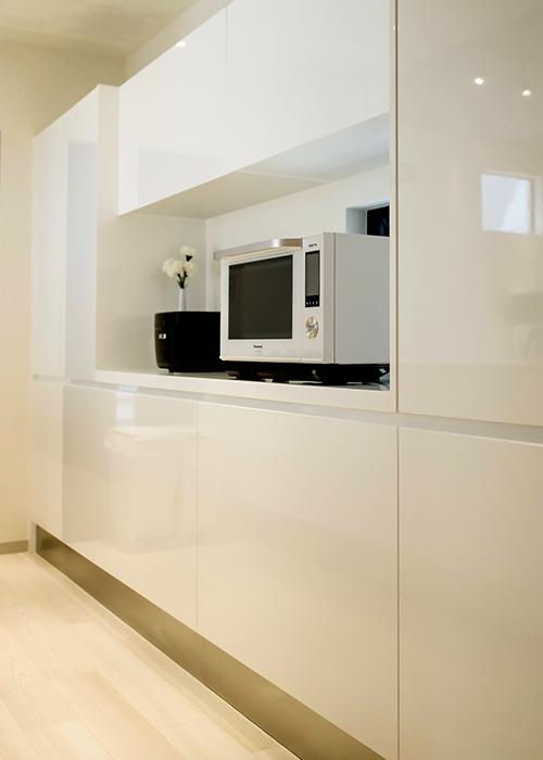 シンプルかつ温もりのあるモダン空間