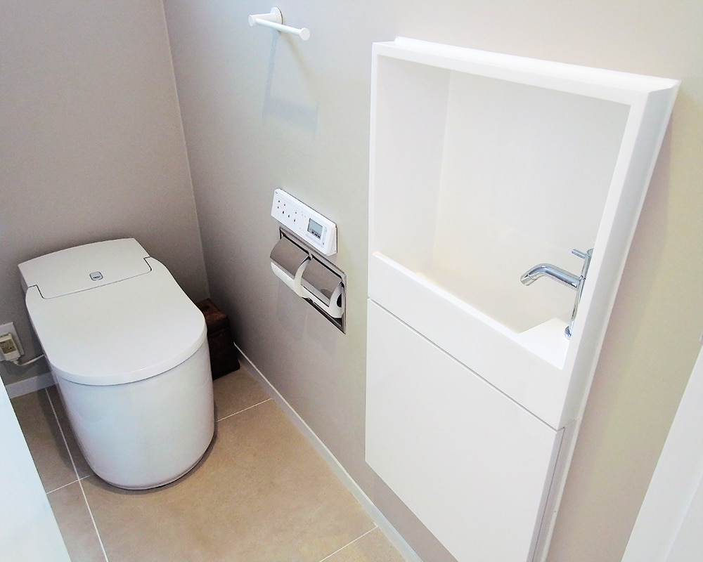 シンプルで洗練されたトイレ空間