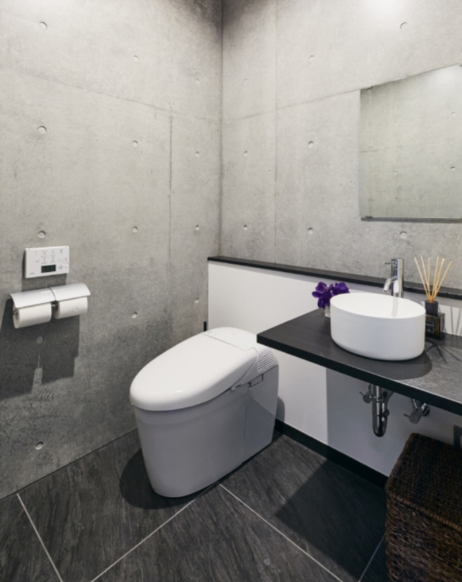 コンクリート打ちっぱなし建築のトイレスペース