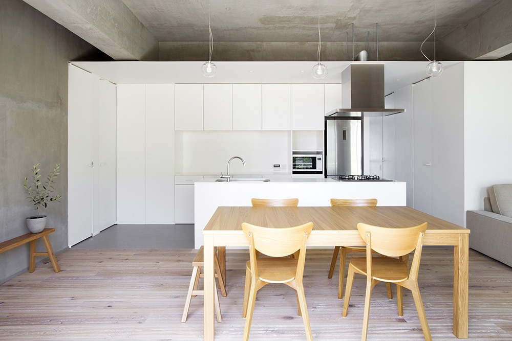 築40年の一軒家の明るいキッチンスペース