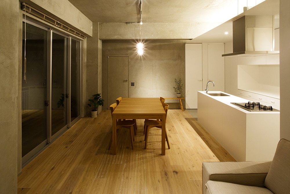 築40年の一軒家の明るいキッチンスペース