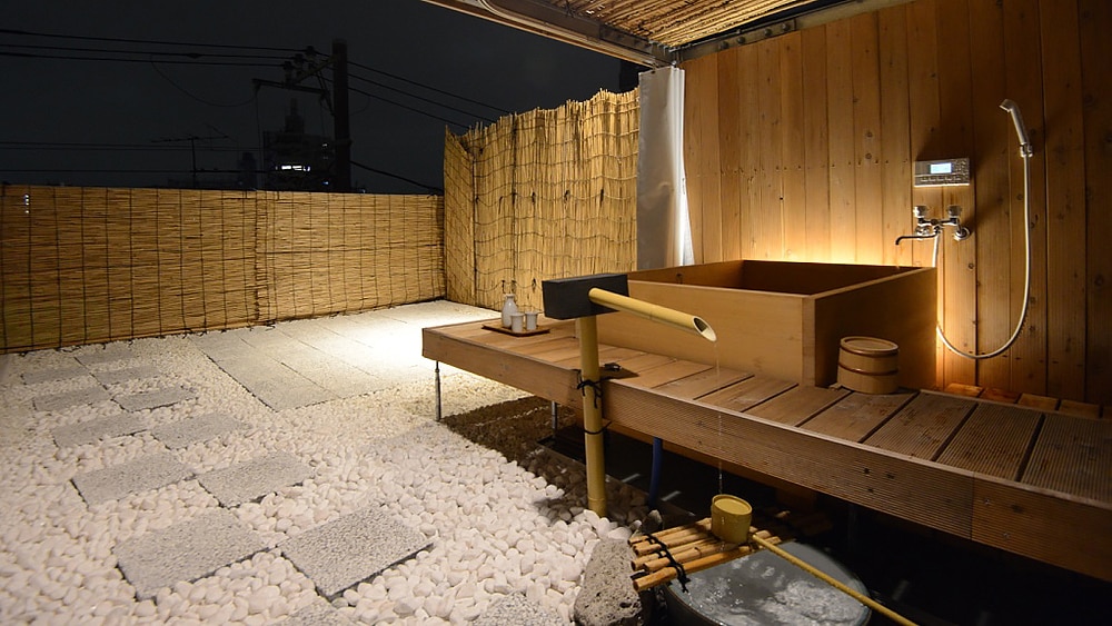 東京下町旅館の露天風呂