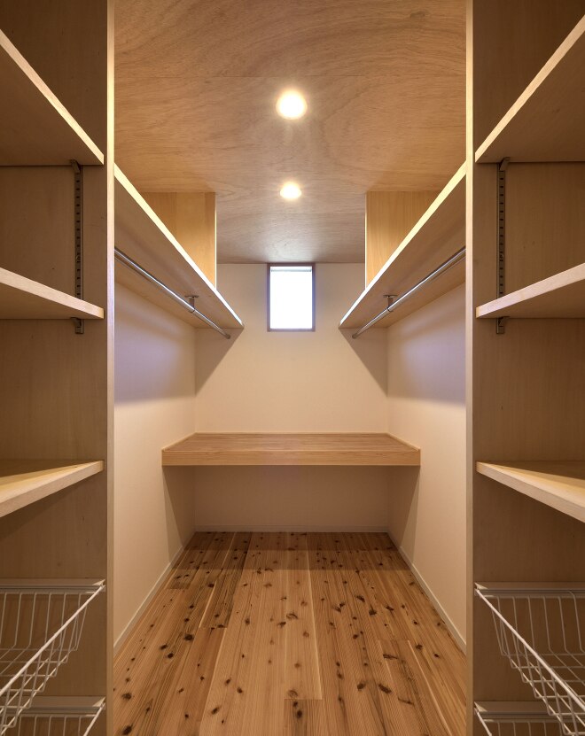 大容量収納が可能なウオークインクローゼット｜ミラタップ（旧サンワ