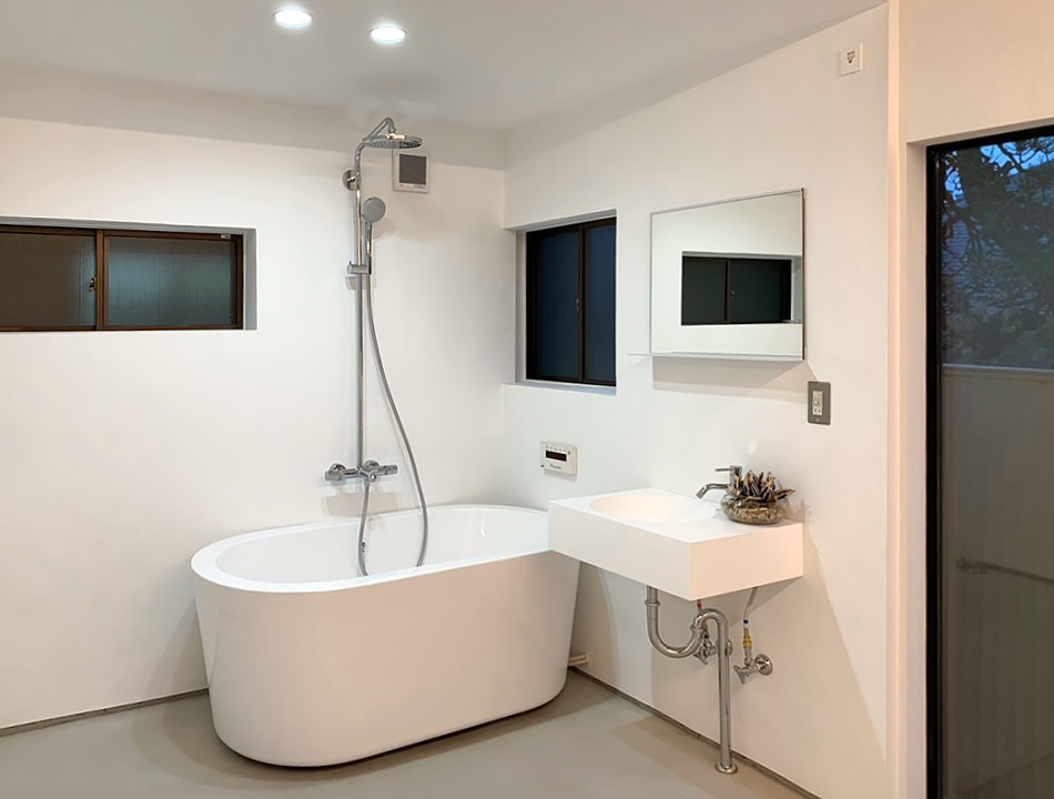 壁のない洗面バスエリア