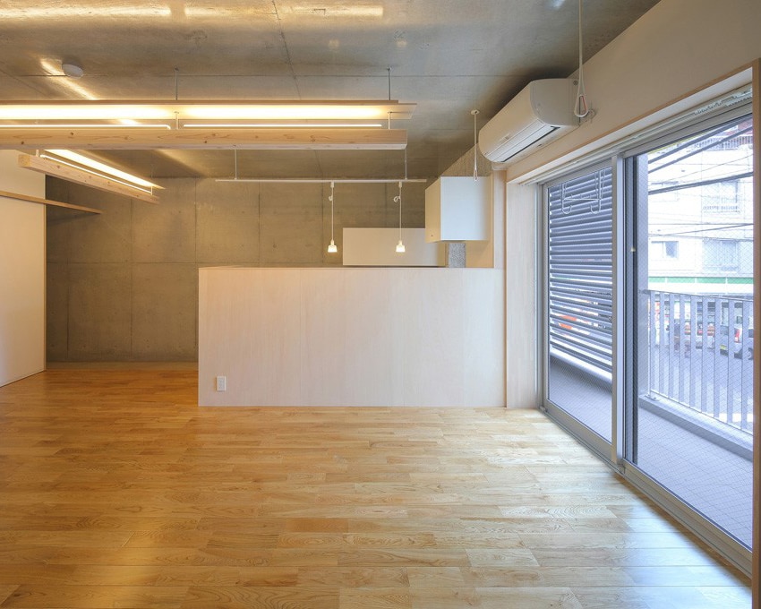 コンクリート打ちっぱなしのワンルームマンション