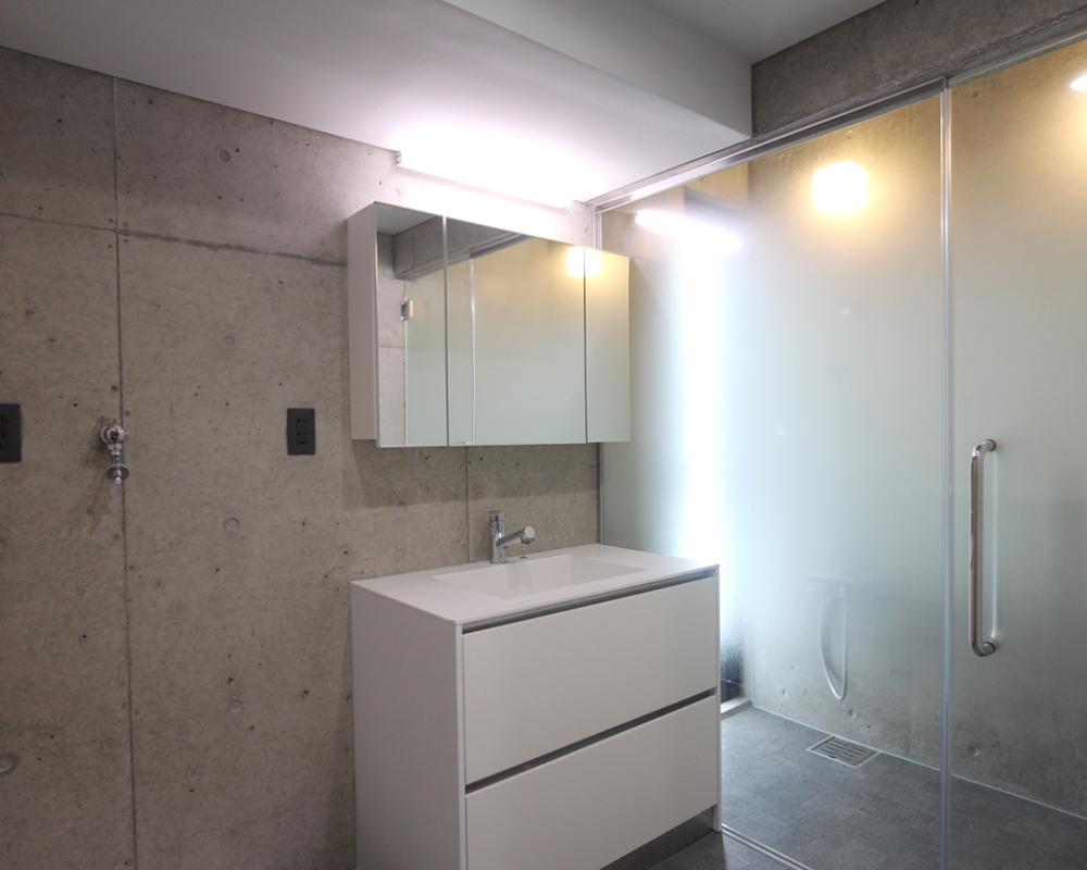 シンプルモダンな洗面スペース