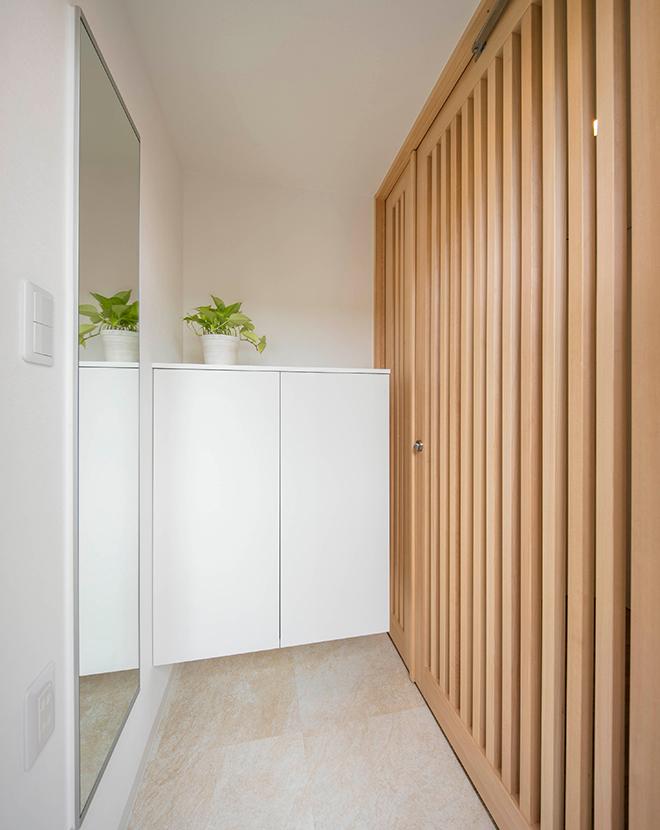 シンプルな玄関スペース