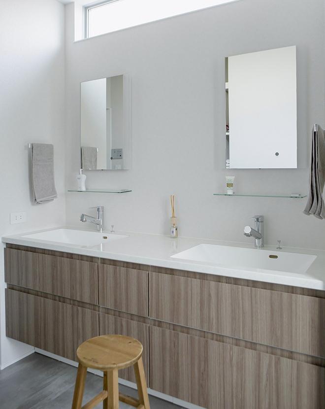 透明感のある洗面スペース｜ミラタップ（旧サンワカンパニー）