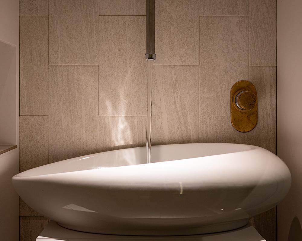 美術館のような洗面スペース