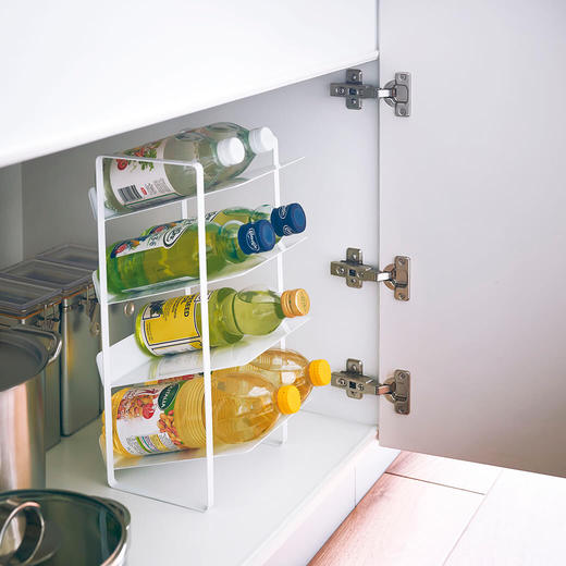 キッチンのシンク下で調味料ボトル収納としてもお使いいただけます。