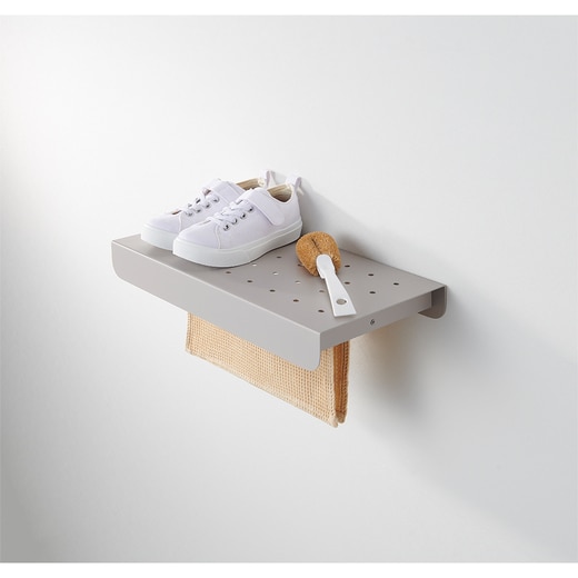 コーディネート（画像：グレージュ）