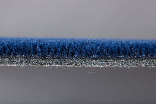 ウールの弾力性とフェルトのクッション性で、踏み心地も抜群です。（厚み13mm）