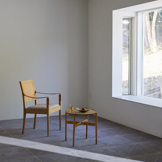 画像カラー：グレー