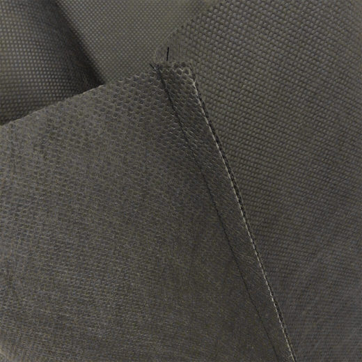 柔らかい素材で出来ています。強い力で引っ張ると変形・破損の原因になる恐れがあります。