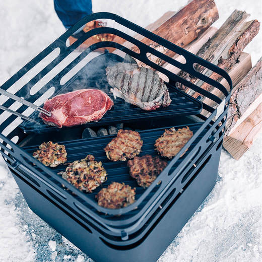 別売りの《CUBE Plancha》2台を取り付けた様子