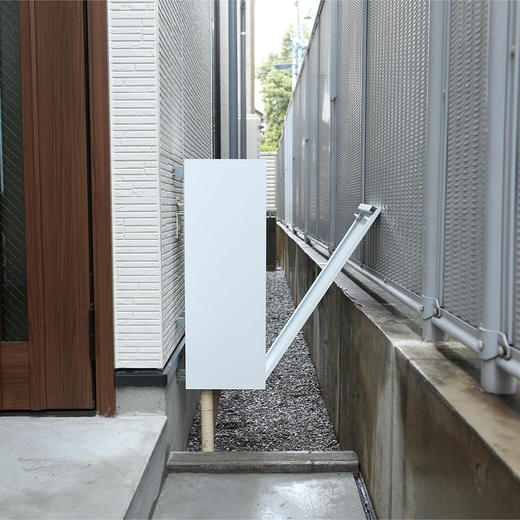 開いた様子（画像：ホワイト）