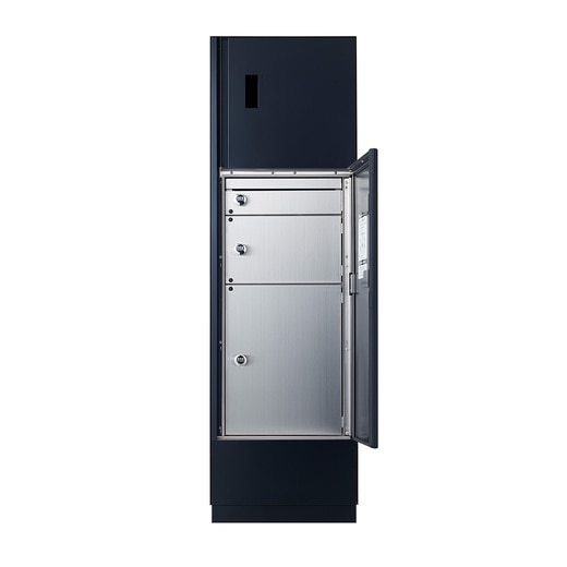 正面扉を開けた様子（写真：右吊元）