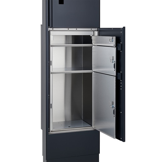 郵便ポスト、宅配ボックス扉を開けた様子（写真：右吊元）