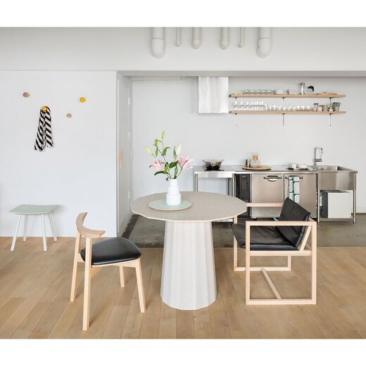 画像：REN クリアー FRAME with ブラック Leather Cushion