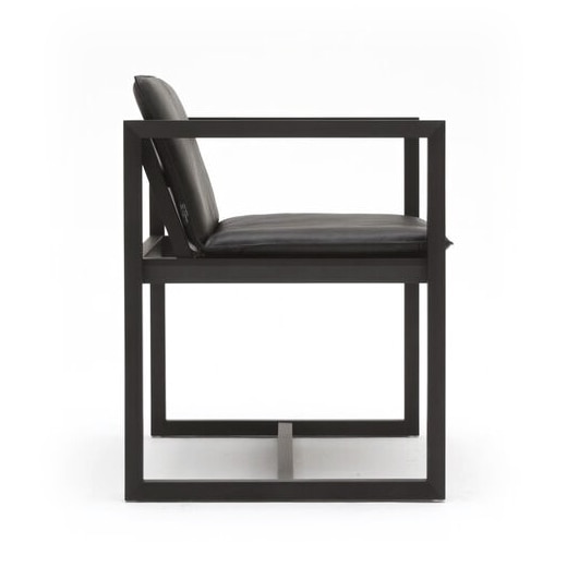 直線的で落ち着いたデザイン(画像：REN ブラック FRAME with ブラック Leather Cushion)