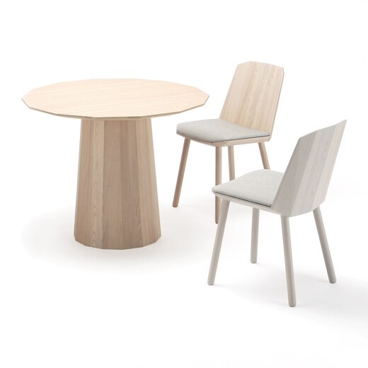 画像左からテーブル：COLOUR WOOD DINING 95 PLAIN/チェアー：COLOUR WOOD SIDECHAIR ペールナチュラル/グレインベージュ
