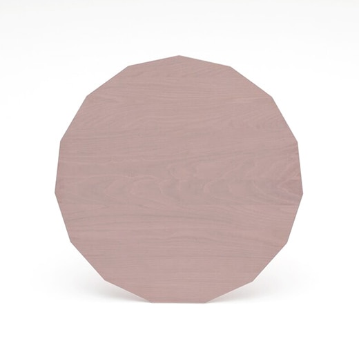 特徴的な15角形の天板