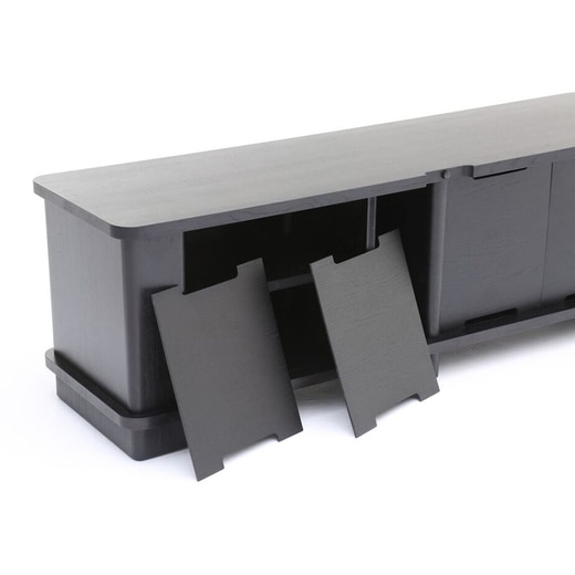 取り外し可能な裏板。