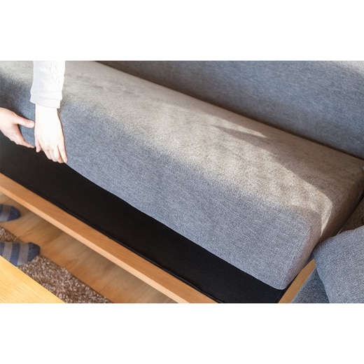 クッションが取り外せるので、座と背の隙間のゴミ等の掃除がしやすい仕様です。（カラー：ブラック）