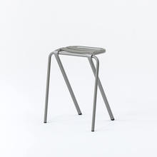 BENT LOW STOOL シャンパン