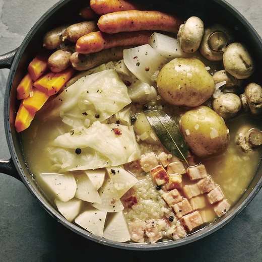 ライスポットでさまざまな調理が楽しめます。