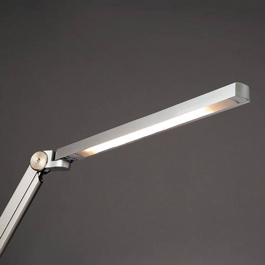 上アームはモニターのベゼルに近い薄さ20mm