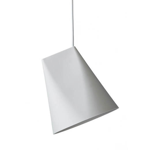 シェードの角度を変えて陰影の演出をアレンジいただけます。