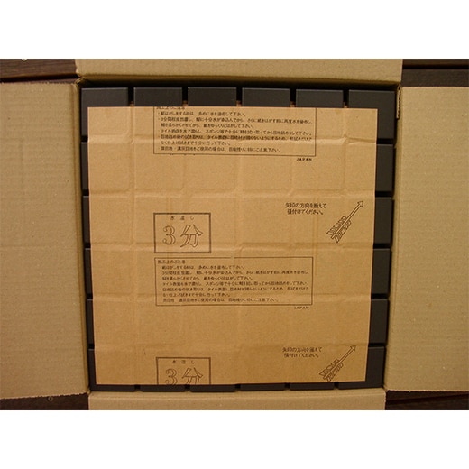 開梱した様子（1シートごと表面紙貼り）