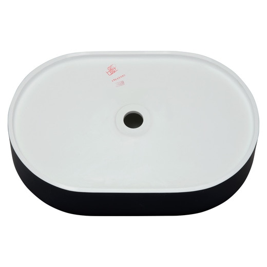 真裏から見た様子（画像はシンエッジ 580 ブラックです）