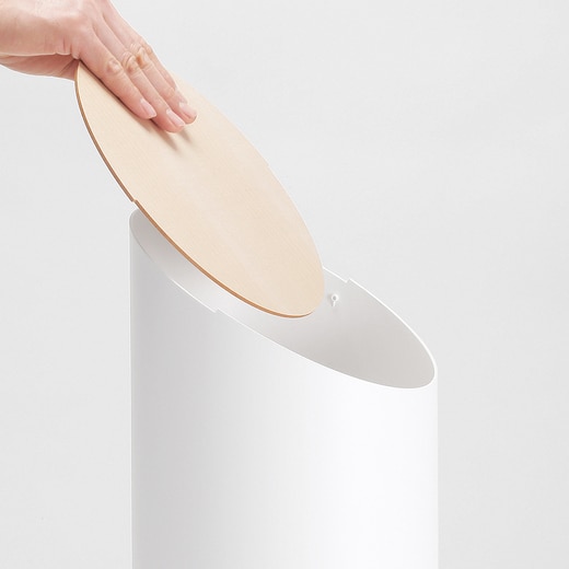 蓋は簡単に外せます（カラー：ホワイト×ハードメープル）