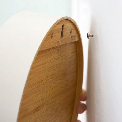 ビスを5mm程度出した状態で壁に取り付けます。（画像はイメージ）