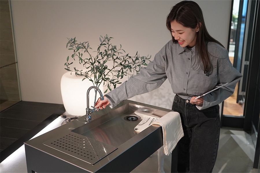 あらゆる使用用途が考慮された《ペンディーノ》の天板部