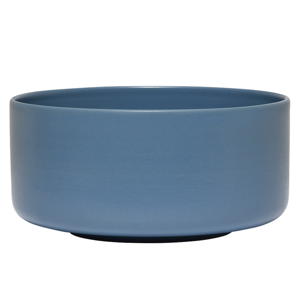 内側の曲面は、底面中央に向かってわずかに傾斜をつけ、