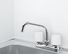 写真：2バルブ混合水栓（標準搭載品）
