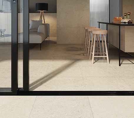 稀少なライムストーンの「斑」まで忠実に表現