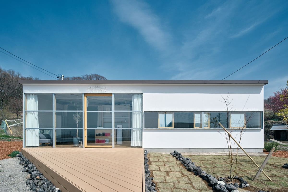 既存建物を活かした独創的なアプローチ