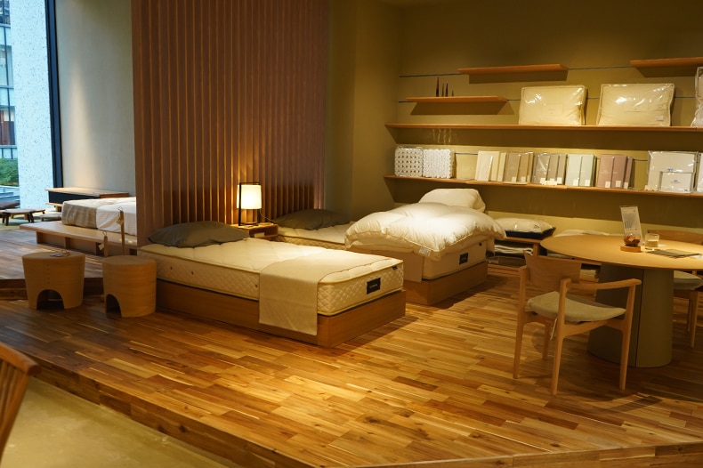 旅館のような上質さを感じる寝室スペース