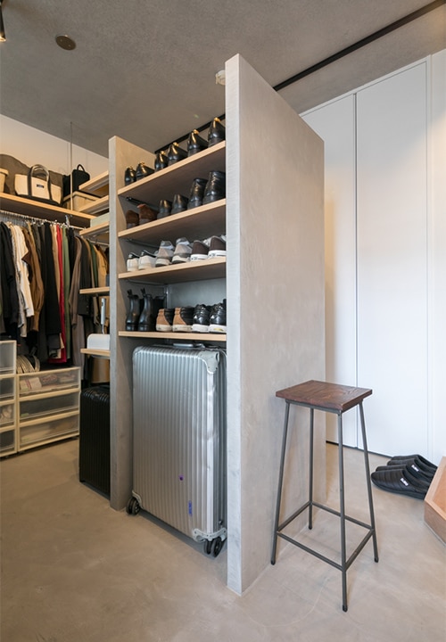 大容量の収納を備えた土間空間